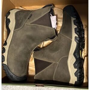 NEW Women's Greta Chelsea Boot Waterproof Size 11